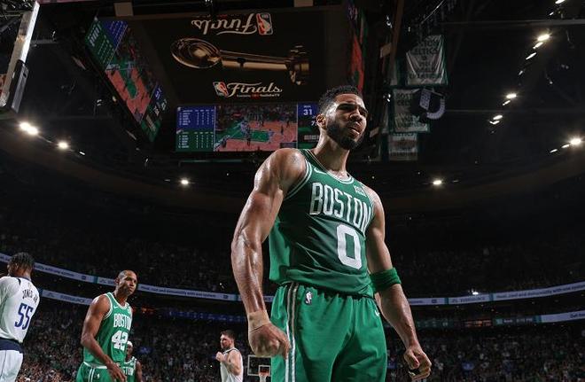 凭借出色的 凭借出色的