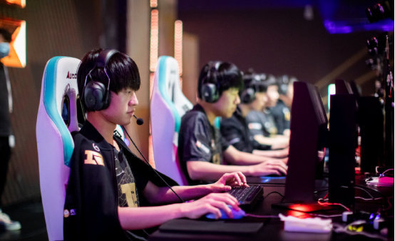 他在日本职 他在日本职