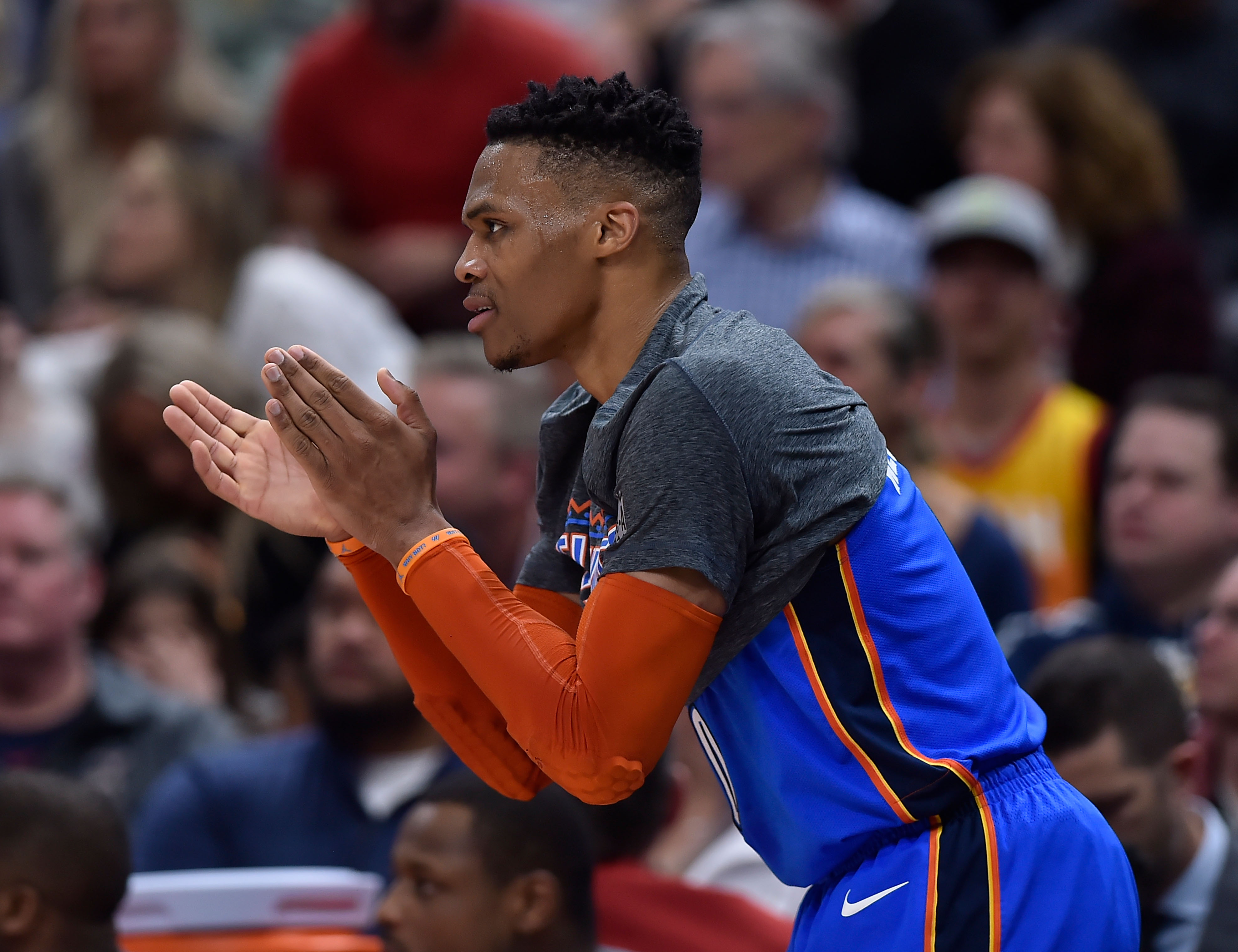 前腰回撤做 前腰回撤做